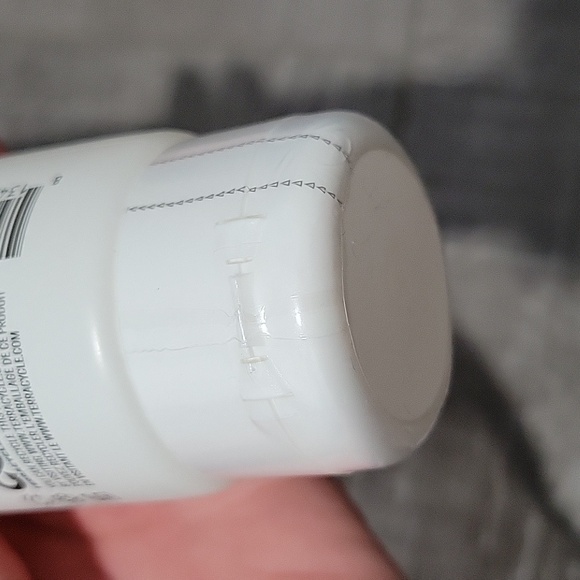 Lot of Acure Daily Workout Watermelon & Blood Orange Shampoo and Conditioner - Picture 7 of 11